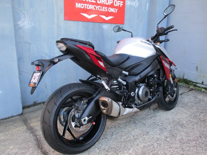 2023 Suzuki GSX-S1000 SILVER