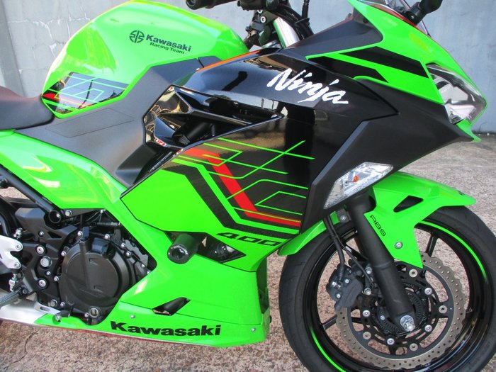 2023 Kawasaki NINJA 400 GREEN