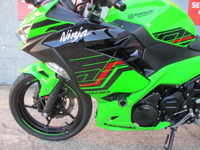2023 Kawasaki NINJA 400 GREEN