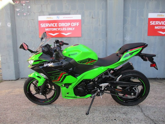 2023 Kawasaki NINJA 400 GREEN