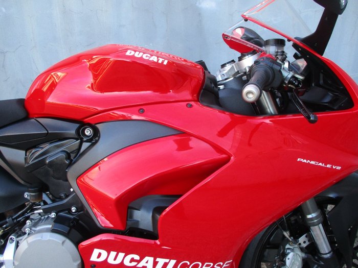 2021 Ducati PANIGALE V2 RED