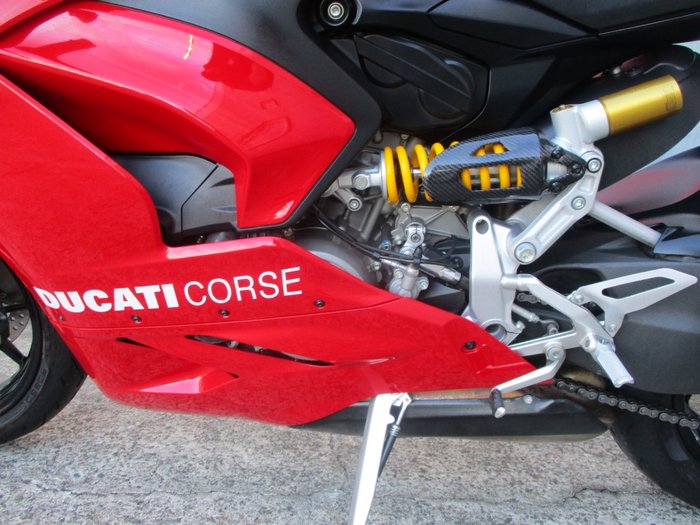2021 Ducati PANIGALE V2 RED