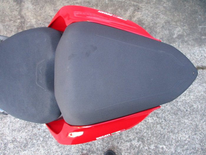 2021 Ducati PANIGALE V2 RED