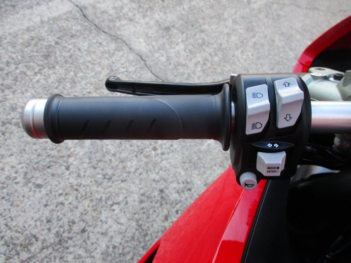 2021 Ducati PANIGALE V2 RED
