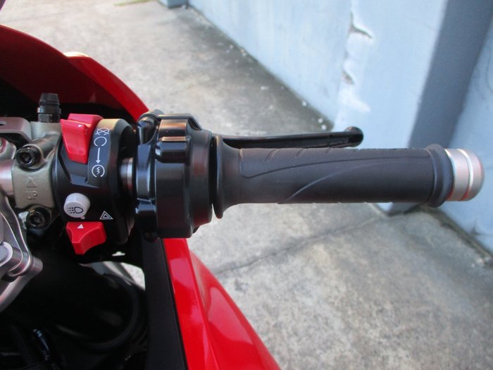 2021 Ducati PANIGALE V2 RED