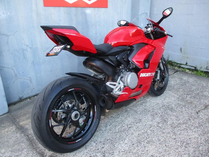 2021 Ducati PANIGALE V2 RED