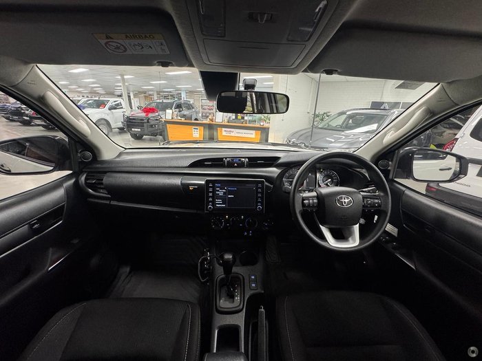 2020 Toyota Hilux SR