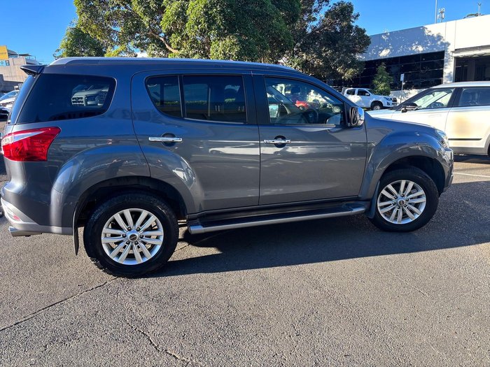 2018 Isuzu MU-X LS-T
