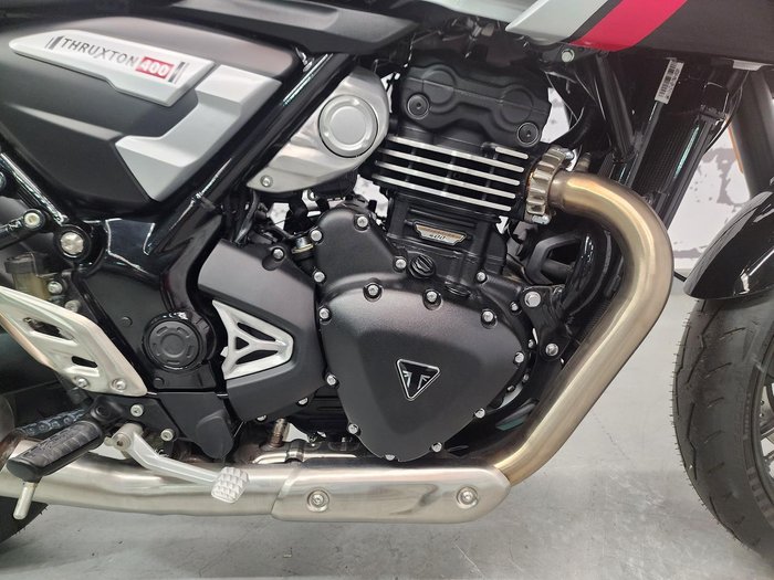 2026 Triumph Thruxton 400 Thruxton Black