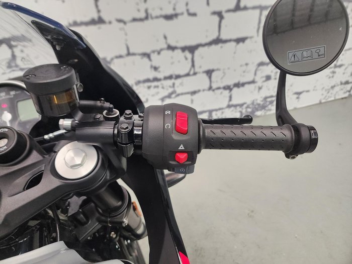 2026 Triumph Thruxton 400 Thruxton Black