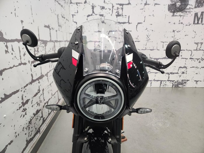 2026 Triumph Thruxton 400 Thruxton Black