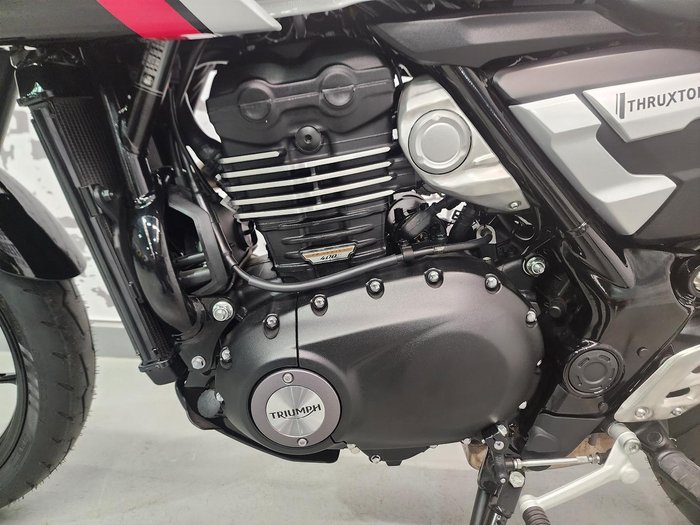 2026 Triumph Thruxton 400 Thruxton Black