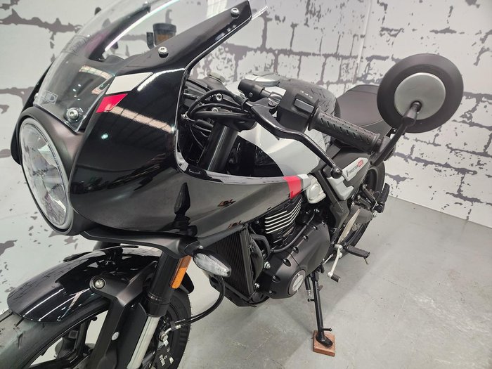2026 Triumph Thruxton 400 Thruxton Black