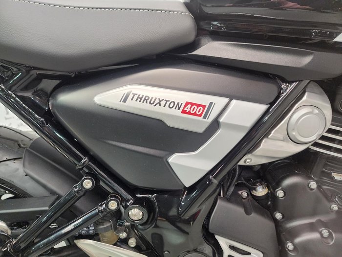 2026 Triumph Thruxton 400 Thruxton Black