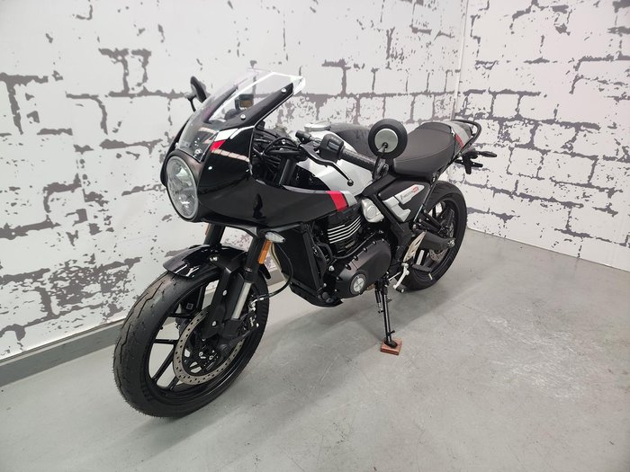 2026 Triumph Thruxton 400 Thruxton Black