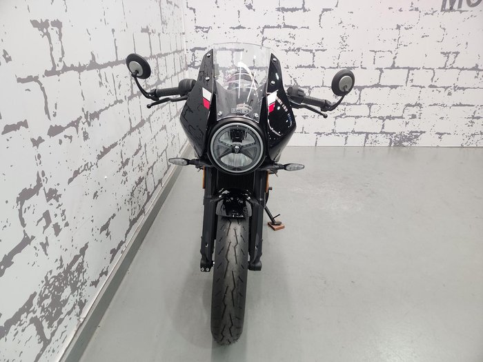 2026 Triumph Thruxton 400 Thruxton Black