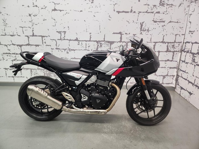 2026 Triumph Thruxton 400 Thruxton Black