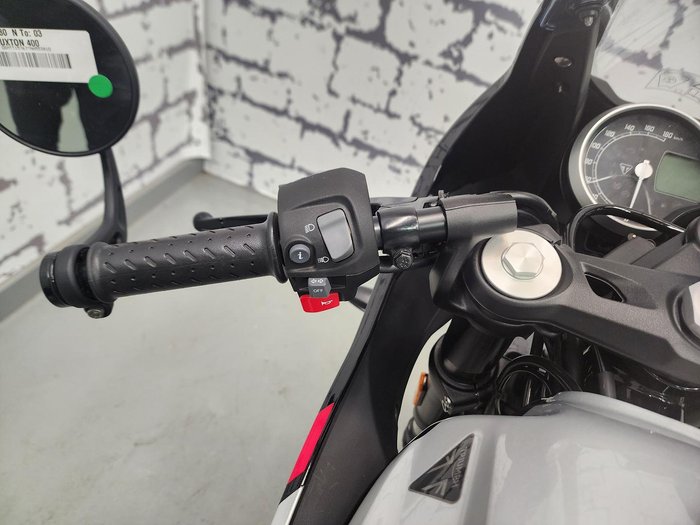 2026 Triumph Thruxton 400 Thruxton Black