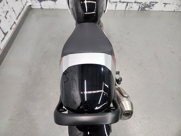 2026 Triumph Thruxton 400 Thruxton Black