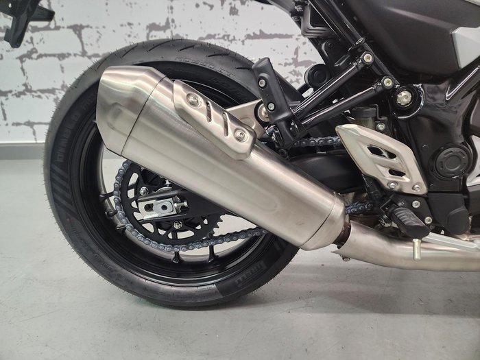 2026 Triumph Thruxton 400 Thruxton Black
