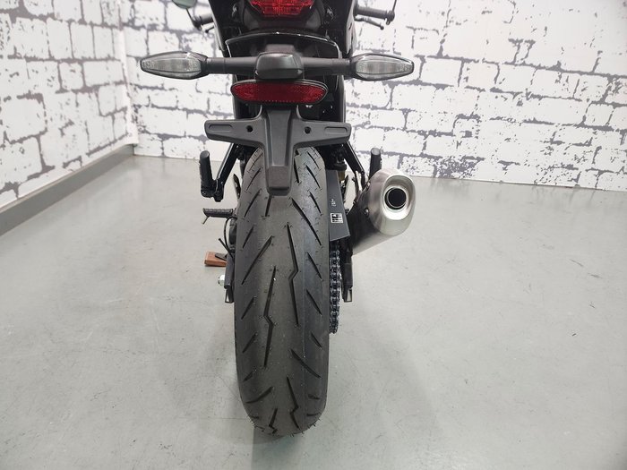 2026 Triumph Thruxton 400 Thruxton Black