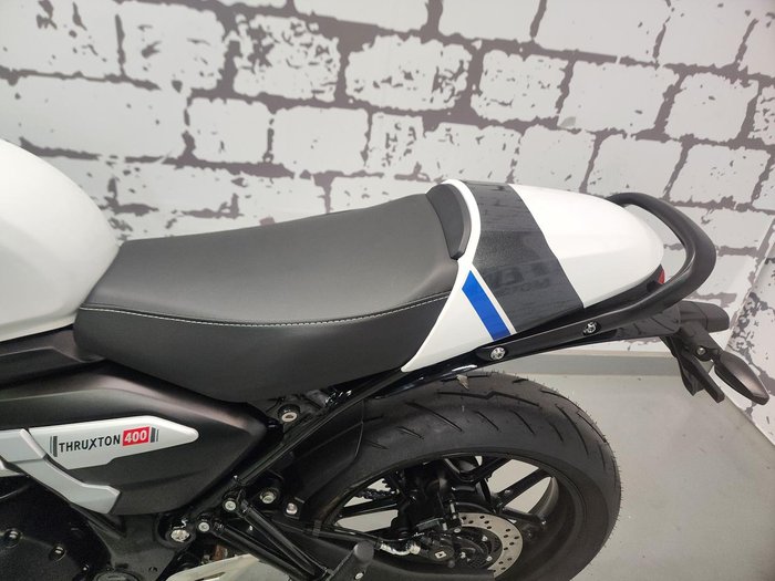 2026 Triumph Thruxton 400 Thruxton White