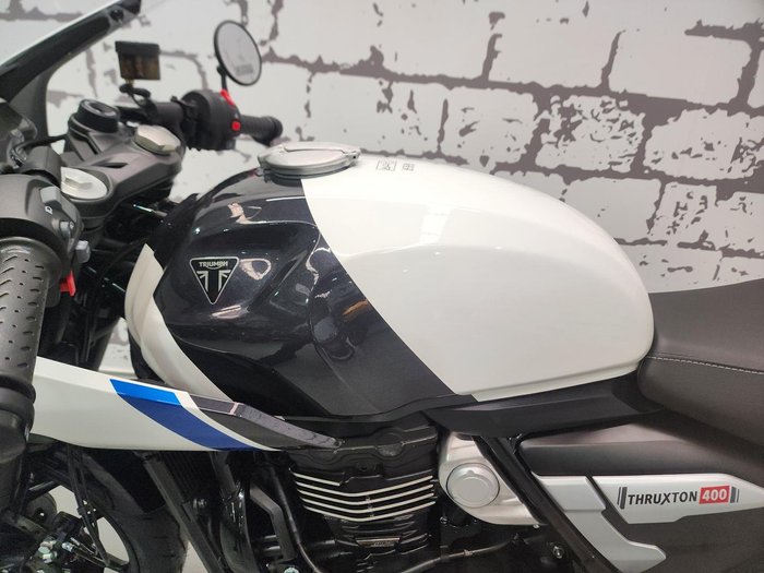 2026 Triumph Thruxton 400 Thruxton White