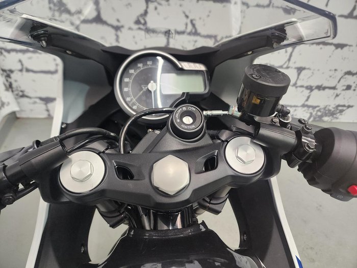 2026 Triumph Thruxton 400 Thruxton White