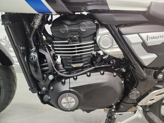 2026 Triumph Thruxton 400 Thruxton White