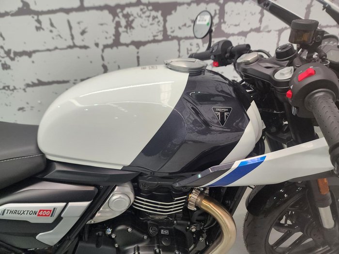 2026 Triumph Thruxton 400 Thruxton White