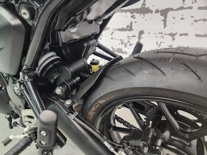 2026 Triumph Thruxton 400 Thruxton White