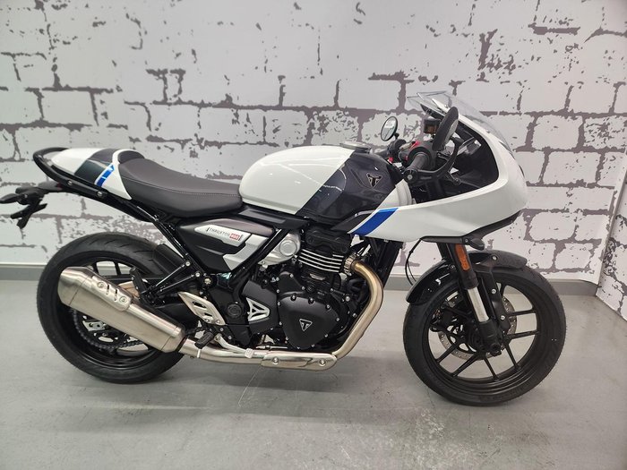2026 Triumph Thruxton 400 Thruxton White