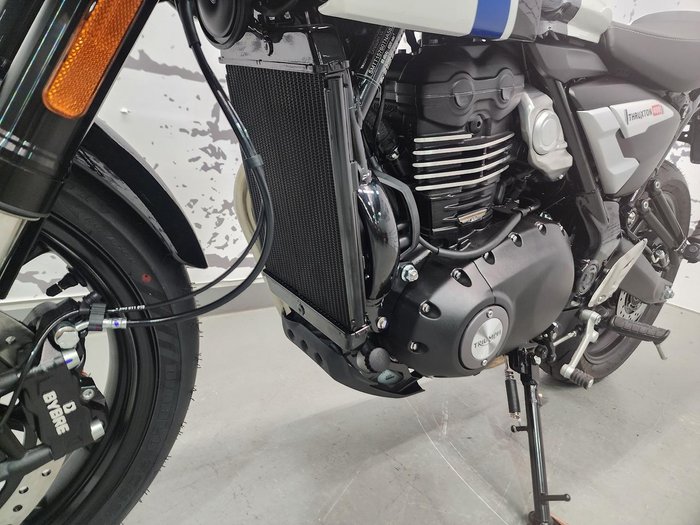 2026 Triumph Thruxton 400 Thruxton White