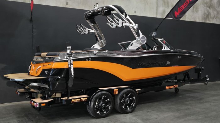 2019 MasterCraft XT22