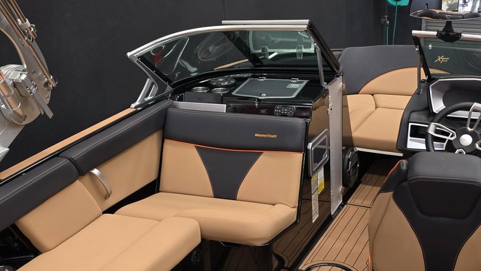 2019 MasterCraft XT22