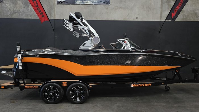 2019 MasterCraft XT22