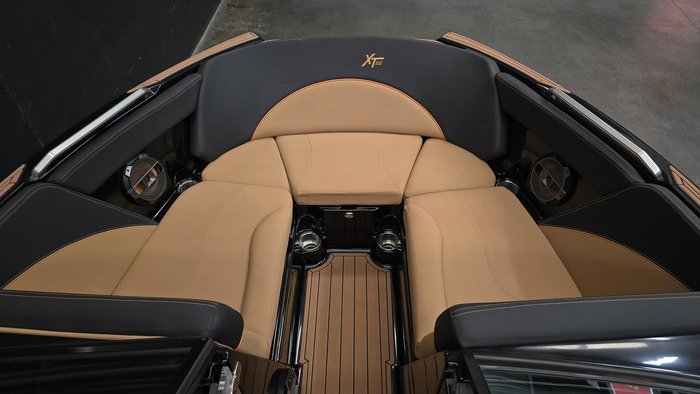 2019 MasterCraft XT22