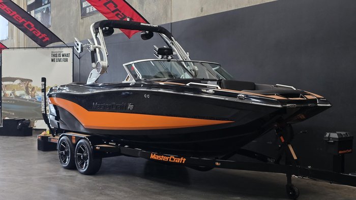 2019 MasterCraft XT22