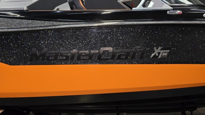 2019 MasterCraft XT22