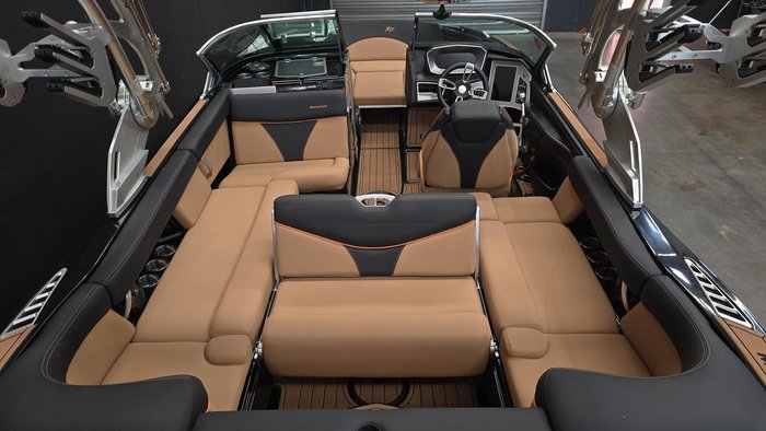 2019 MasterCraft XT22