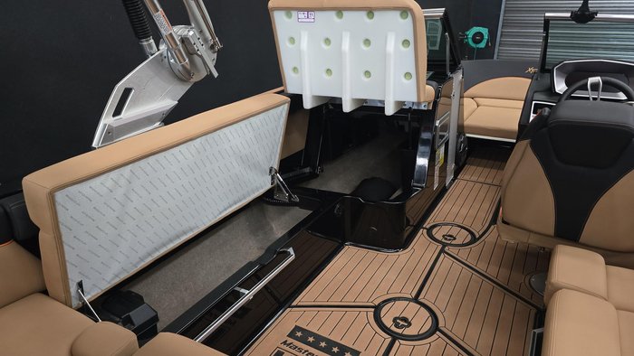 2019 MasterCraft XT22