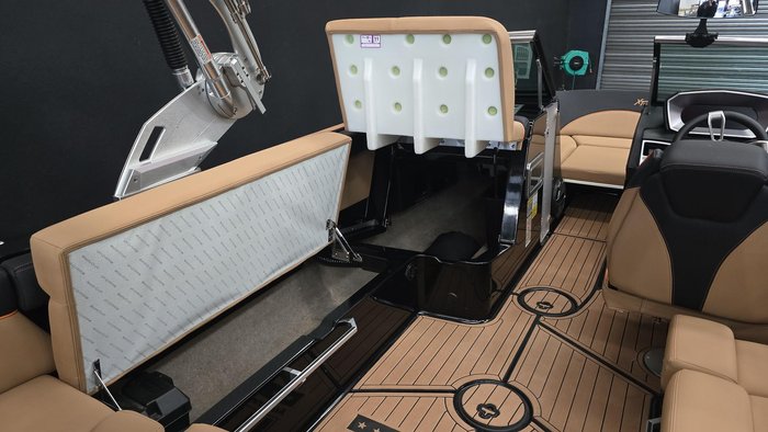 2019 MasterCraft XT22