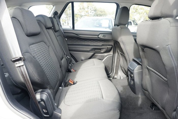 2025 Ford Everest Ambiente