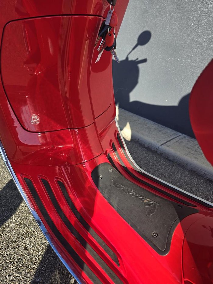 2021 Vespa Primavera 150 Red Primavera Red