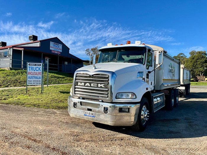 2015 Mack Granite