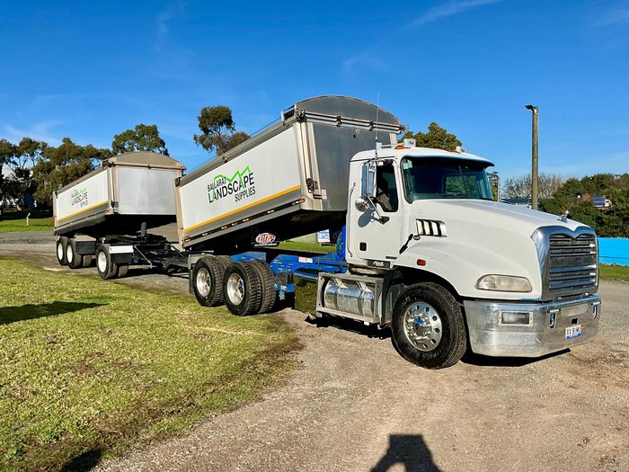 2015 Mack Granite