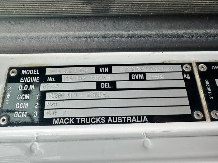2015 Mack Granite WHITE