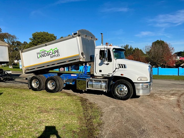 2015 Mack Granite