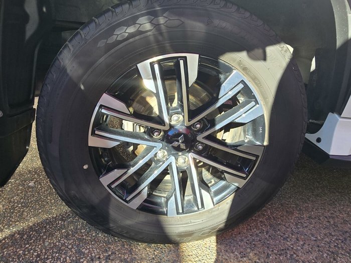 2021 Mitsubishi Pajero Sport GLS