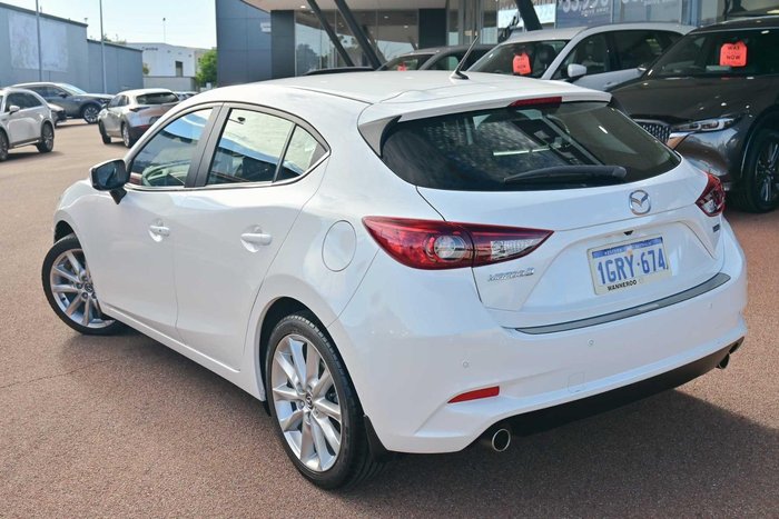 2018 Mazda 3 SP25